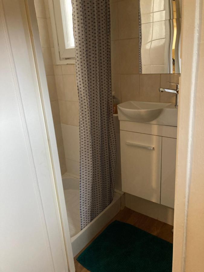 Une Chambre Chez Nous, A 12 Minutes De Paris Malakoff Exterior photo